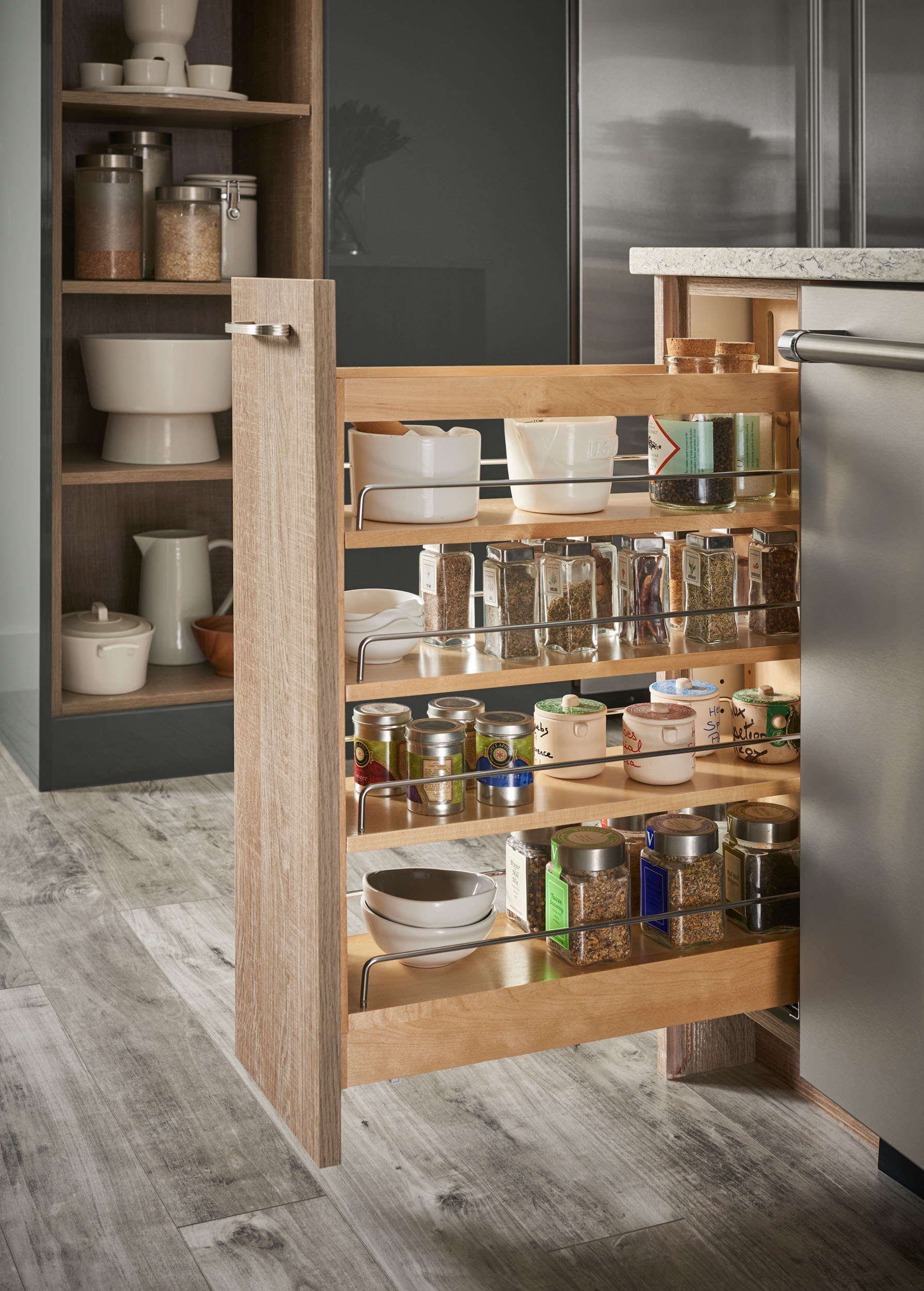 KraftMaid Full Access Pull Out Spice Rack Kitchen Cabinet   2018 Set2 FW 6D DET003 